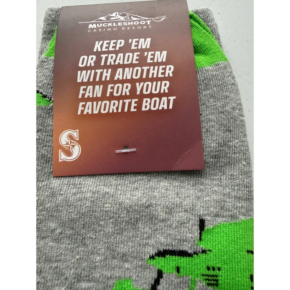 MUCKLESHOOT CASINO RESORT Green & Gray Seattle Mariners Hydro Challenge SOCKS